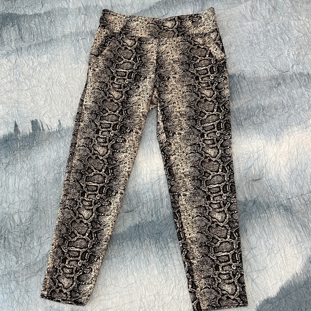 50. Soho Black and White Patterned pants